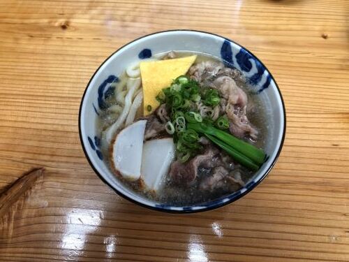 こむぎや_肉うどん